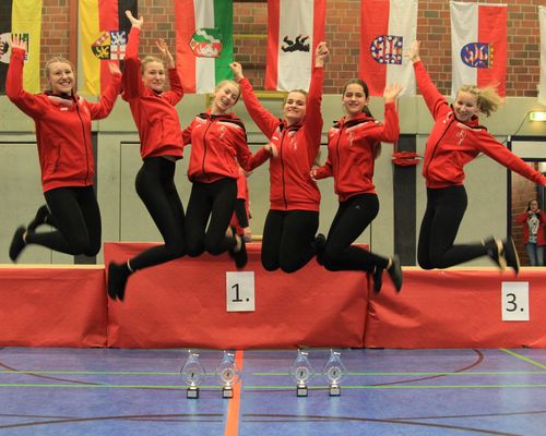 Junior Mannschafts-Cup: Aach holt 4 Siege und führt in der EM-Qualifikation im 4er Kunstrad Offene Klasse