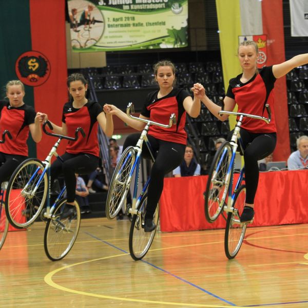 Sabrina Bürßner, Alina Bötzer, Franziska Bötzer und Stefanie Müller vom RMSV Aach vertreten Deutschland im 4er Kunstrad bei der U19 EM in der Schweiz